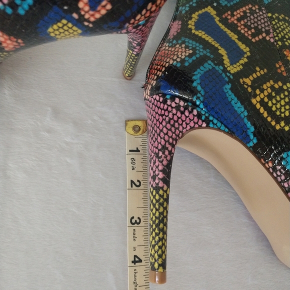 STEVE MADDEN WOMENS BOOTIES - Picture 9 of 12